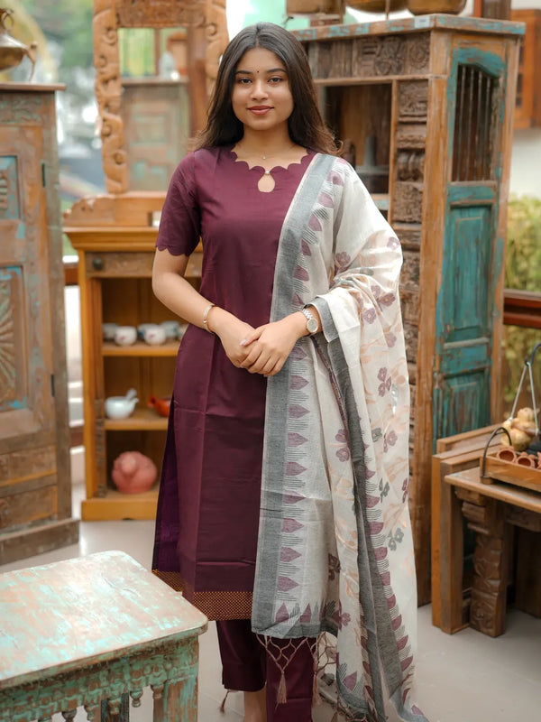 Mangalagiri Co-Ord Sets With Jacquard Weaving Dupatta