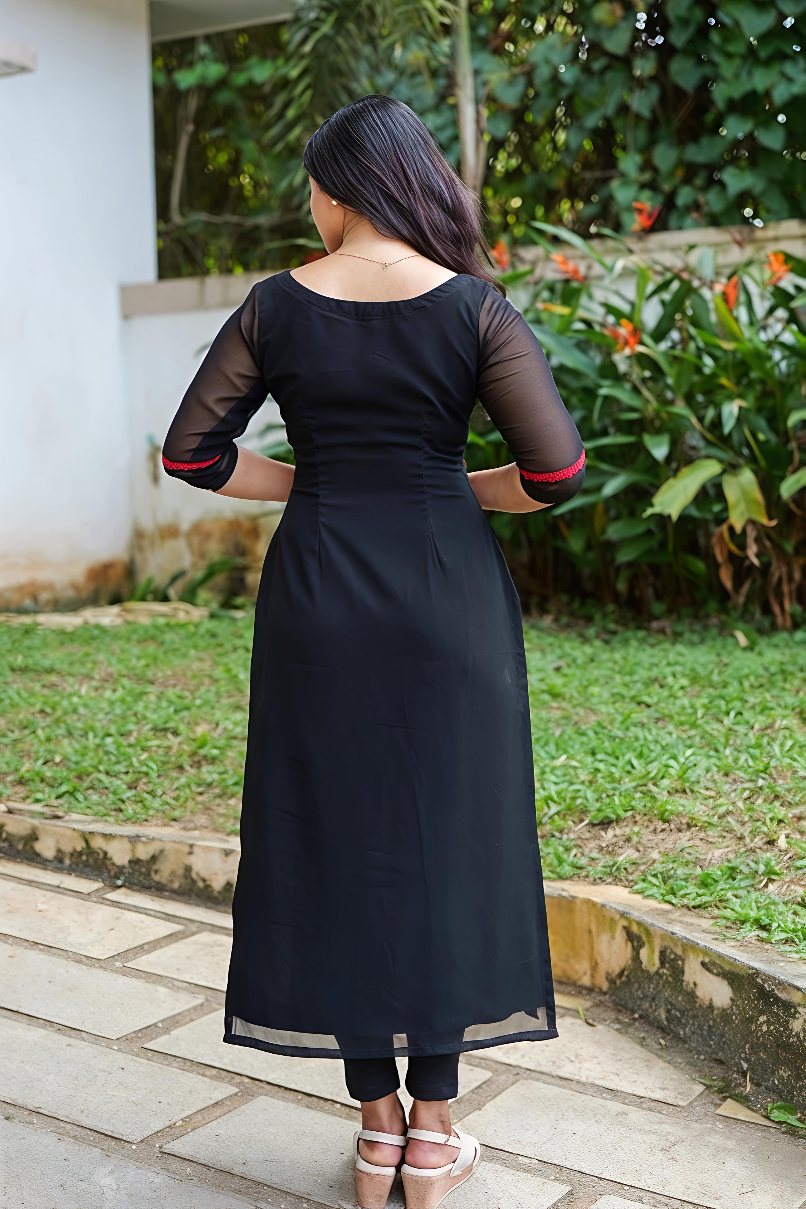 Ethnic Wardrobe With This Elegant Black Straight-Cut Kurta Set